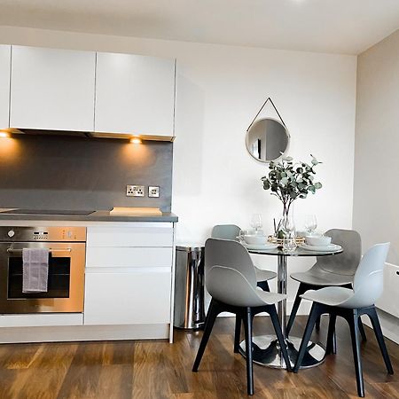 The Panda - Modern 2 Bedroom Apt In Manchester City Centre エクステリア 写真