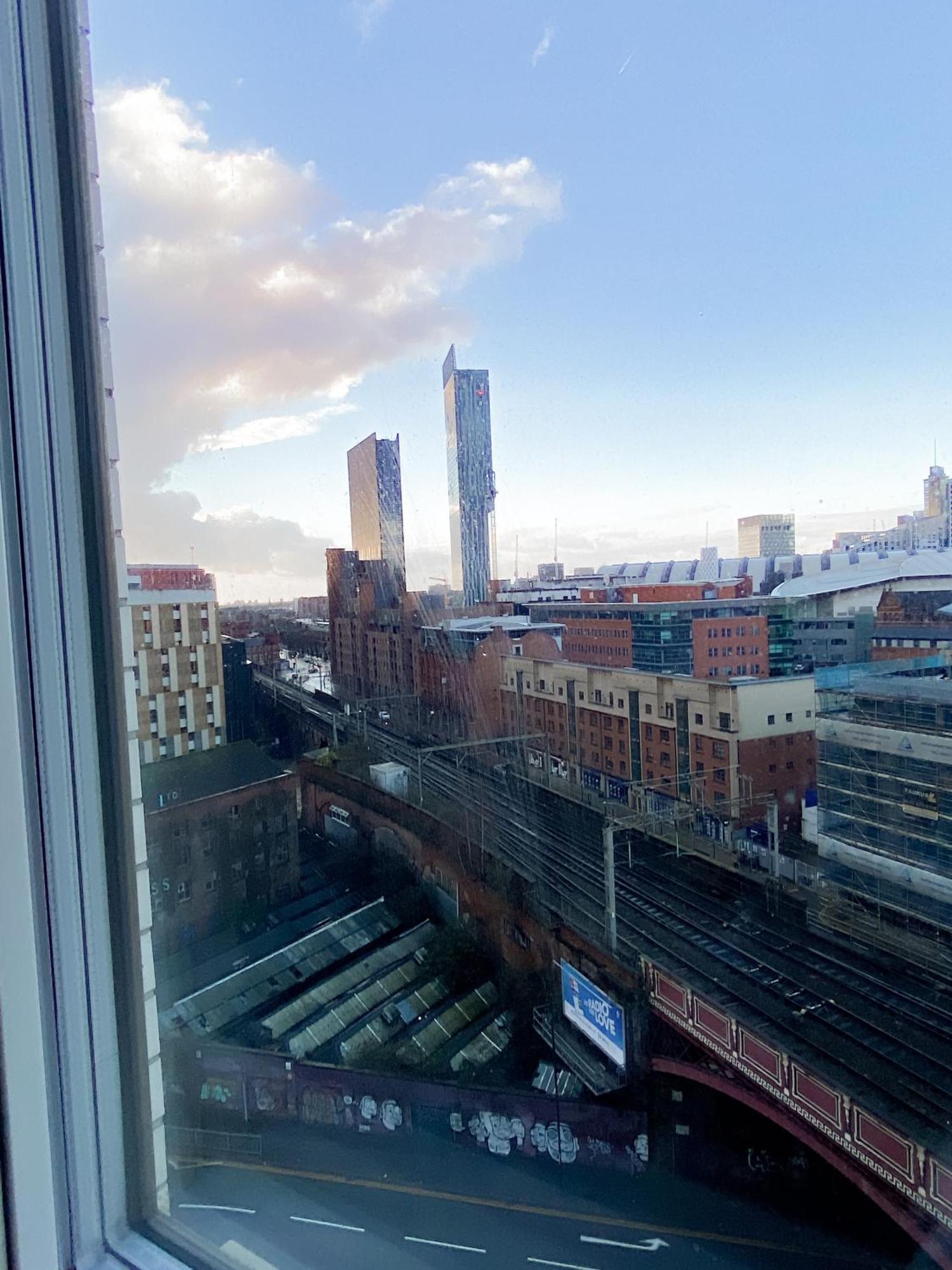 The Panda - Modern 2 Bedroom Apt In Manchester City Centre エクステリア 写真
